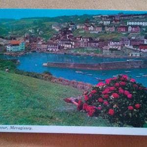 Cartão postal de Harvey Barton, The Harbour Mevagissey A7L, sem uso postal