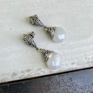 moonstone stud earrings,sterling silver earrings with moonstone teardrops,gemstone earrings,wedding jewelry,silver openwork,everyday jewelry zdjęcie 4