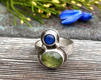 chunky ring with double kyanite, sterling silver ring, hammered  band,rustic style, anniversary gift, gemstone ring, oxidized silver band