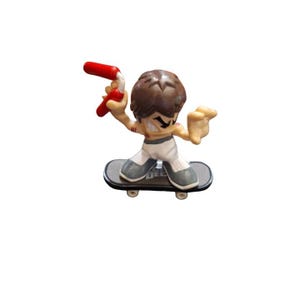 Tech Deck Dude Bruce Nun kastar Evolution och Skateboard