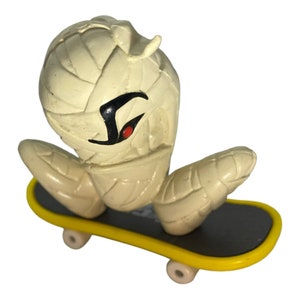 Tech Deck Dude - Phinger Tut Mummy 2001 and Yellow Fingerboard Board