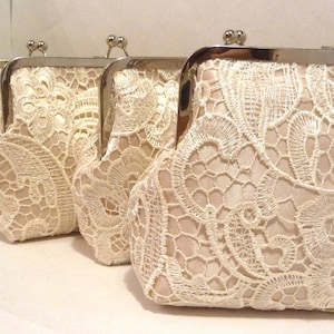 Champagne Lace Bridesmaid Clutch Set of 5, 6, or 7, Personalized Lace Wedding Clutch Set, Satin Bridesmaid Clutch, Lace Purse, 8" Clasp