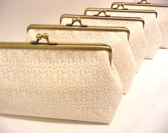 Ivory Lace Bridesmaid Clutch Set of 5, Set of 6 or 7 Personalized Clutch Set, Handmade Wedding Lace Clutch, Bridal Party Gift, 7-inch Frame
