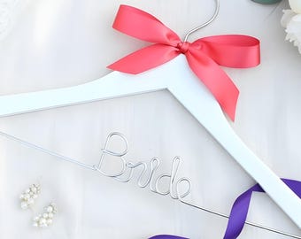 Braut Brautkleid Kleiderbügel | Brautanhänger mit Schleife | Hochzeitstag Photo Prop | Brautparty Geschenk