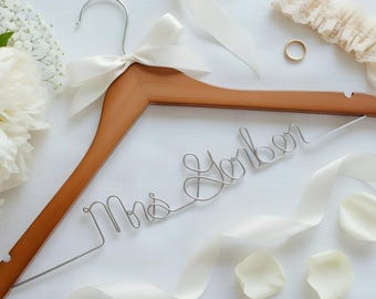 Personalized Wedding Hanger for Brides | Custom Name Bridal Dress Hanger | Wedding Day Photo Prop | Bridesmaid Gift