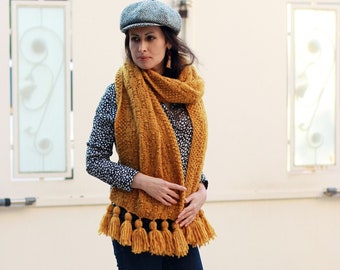Chunky Knit Scarf Pattern: Textured Neck Warmer with Tassels (PDF)