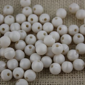 Vintage Pearlized White 6mm Round Bead (68 Pieces)