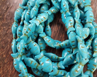 Howlite Turquoise Color Fish Beads (17 Pieces)