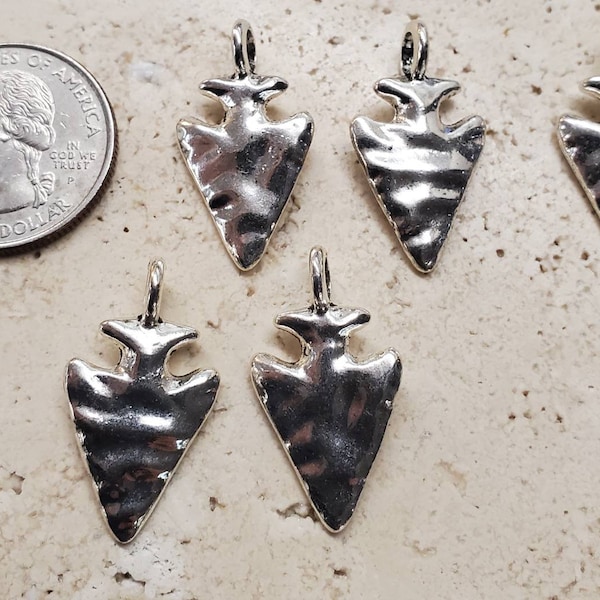 Silver Arrowhead Charms. (5 Pieces)