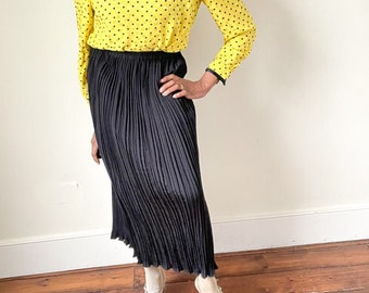 Pleated Black Midi Skirt - Polyester - Vintage 1990s - Upper Class - L / UK 14