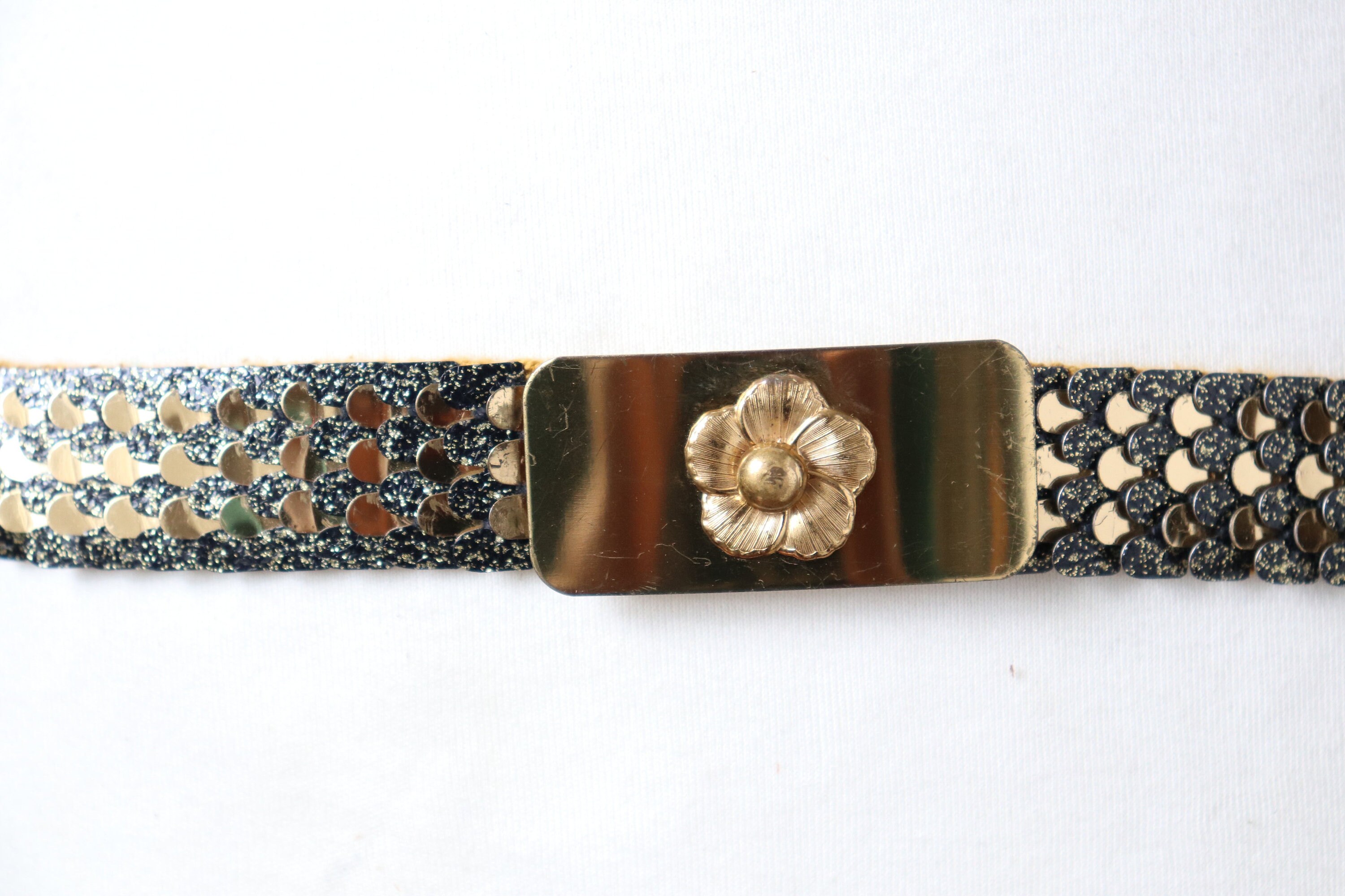 Vintage Gold Tone / Fish Scale Belt - Stretchy - 1980s 