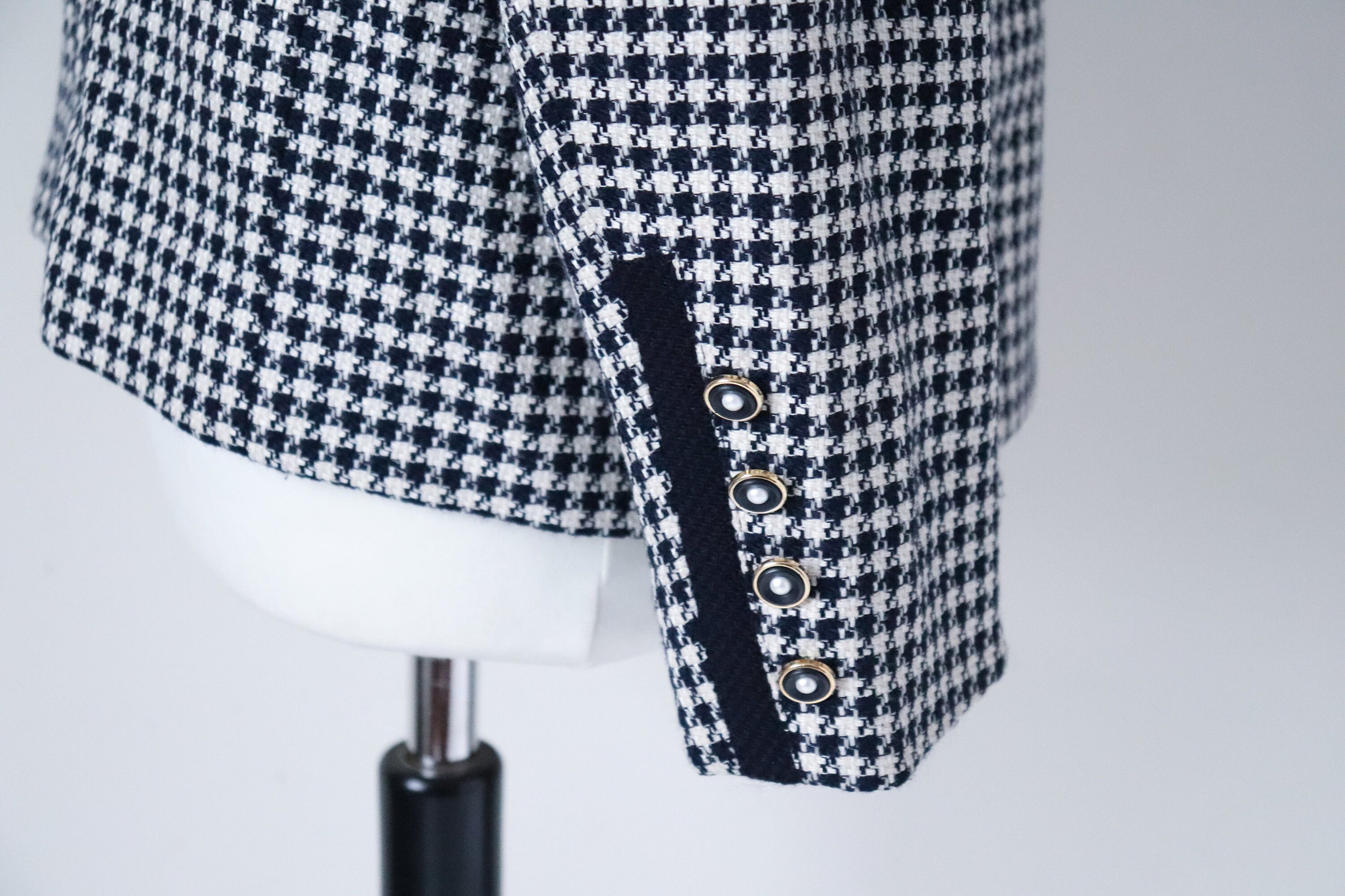 Blue/Grey Houndstooth Check Modern fit 2 button side vent jacket