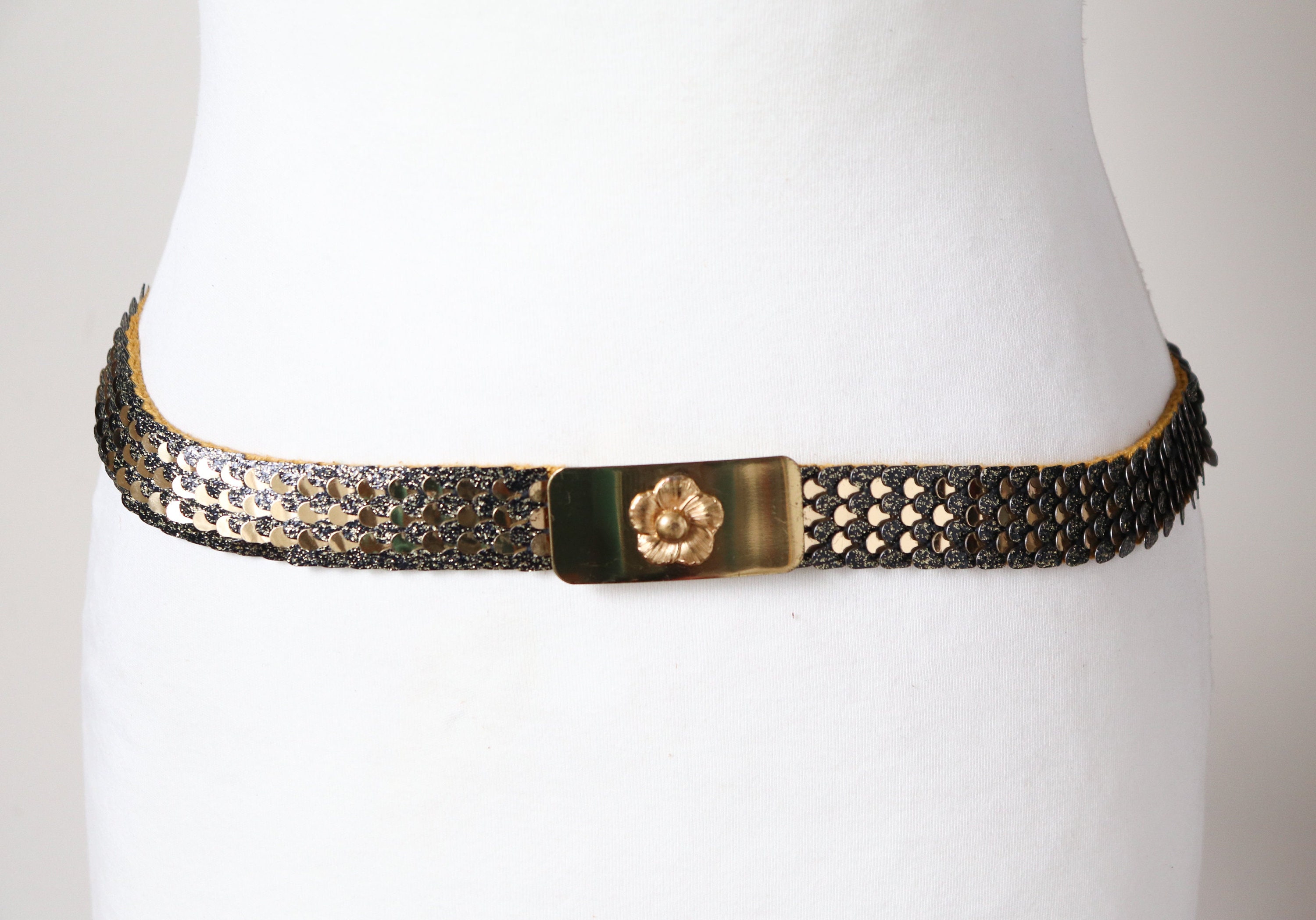 Vintage Gold Tone / Fish Scale Belt - Stretchy - 1980s 