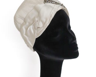 Cappello/turbante vintage Otto Lucas anni '60 - Seta color avorio crema e bianco - XS