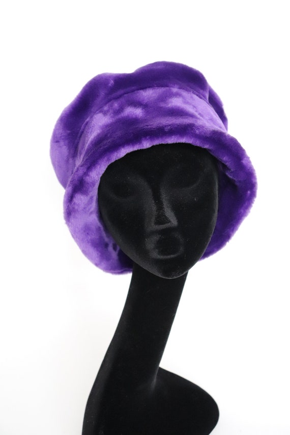 Vintage Ladies Faux Fur Winter Brim Hat - Purple - X Large 