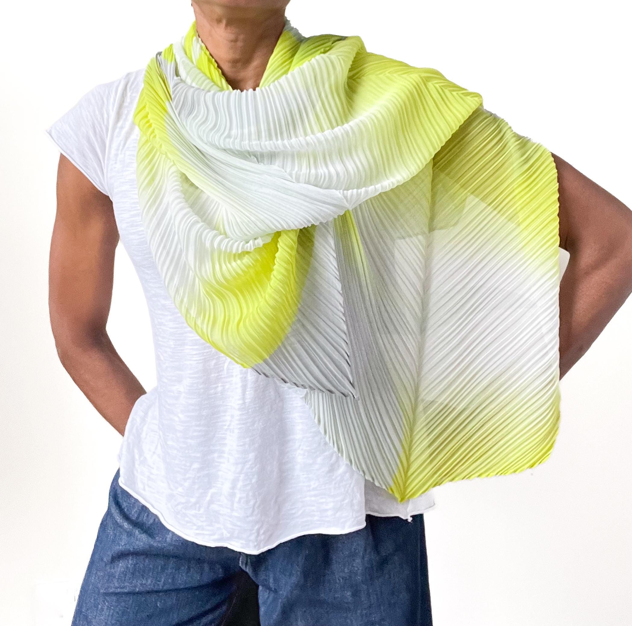 【プリーツプリーズ】スカーフ　イエロー イッセイミヤケ プリーツ プリーズ スカーフ - イエロー - フラワー