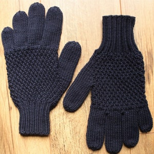 Knitting pattern for easy textured gloves in sizes from child to large adult image 4