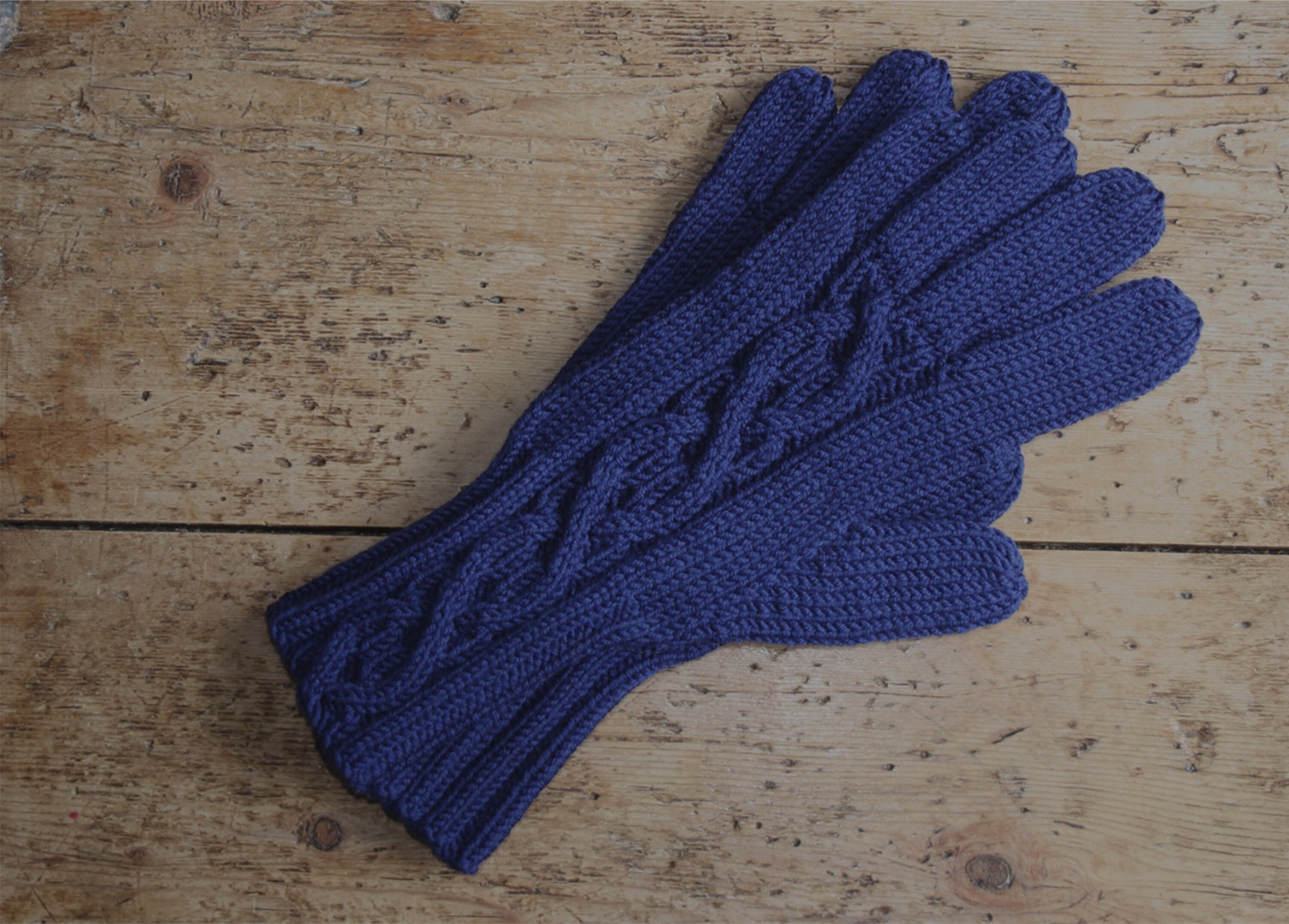 Merino Wool Gloves with cable pattern - Navy blue - women's winter gloves