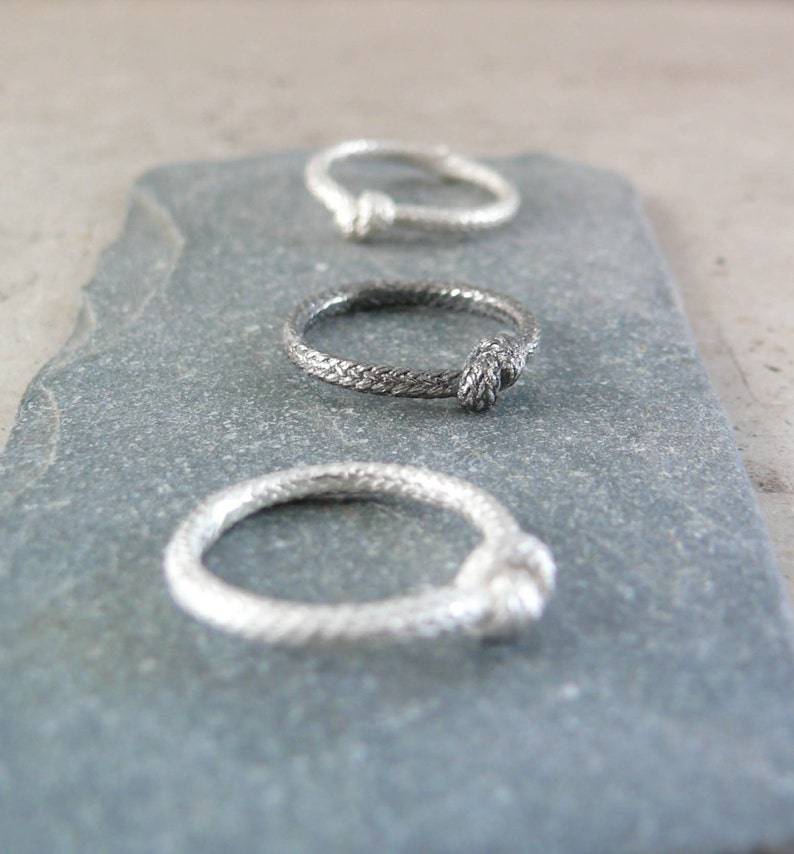 single knot ring image 3