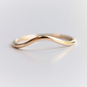 Bella Band | 14k Gold Contour band | Nesting band | Wedding Band