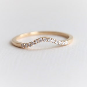 Aurora Curve Band (Emerald Cut) | 14K Gold Diamond Contour Band | Crown Curved Band | Baguette Diamond Wedding Band