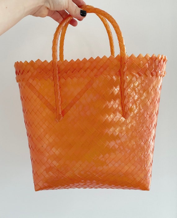 Vintage woven plastic beach bag / tote