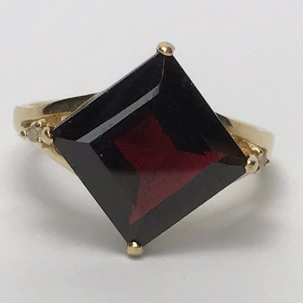 Vintage anillo granate. Acentos de diamante. 14k oro amarillo. Único anillo de compromiso. Inmobiliaria joyería. Piedra natal de enero. 2 º aniversario.