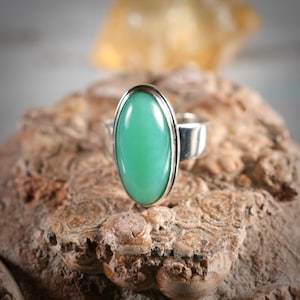 Chrysoprase sterling silver ring size 7 3/4