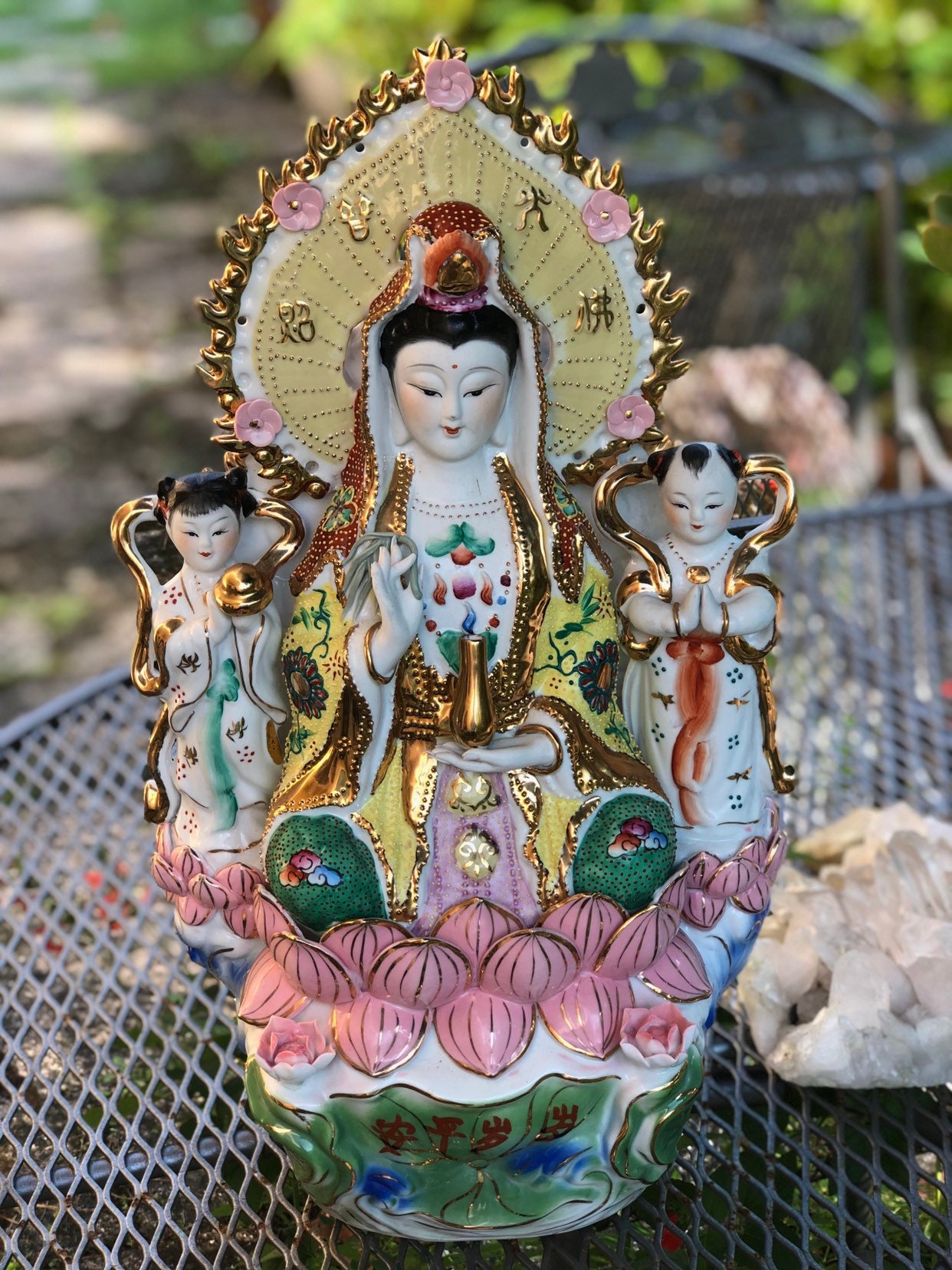 Vintage Quan Yin porcelain Sculpture Kwan Yin sitting on Lotus Guanyin  statue with children Shan Tsai Lung Nue Goddess of love Famille Rose