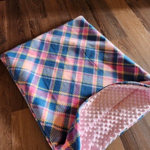 Pretty Plaid Pet Snuggle Sac 29&quot; x 24&quot;.