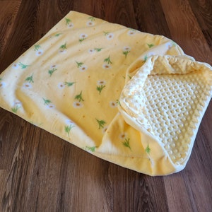 Yellow Daisy Pet Snuggle Sac 29.5&quot; x 24.5&quot;