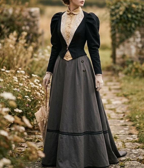 Victorian Gilded Era Edwardian 1890s Period Bustle Dress With a Train, Black and Gray Vintage Witch Dark Evil Countess Halloween Costume