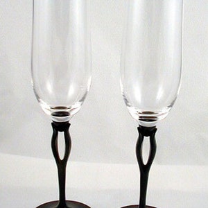 Contemporary Champagne Flutes WEDDING FLUTES Tuscan Black Tulip by Mikasa Circa 2004-2005 Sold as a Pair image 2