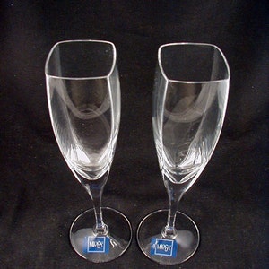 Contemporary Champagne Flutes WEDDING FLUTES Panache Square by Mikasa Circa 2002-2013 Sold as a Pair image 3