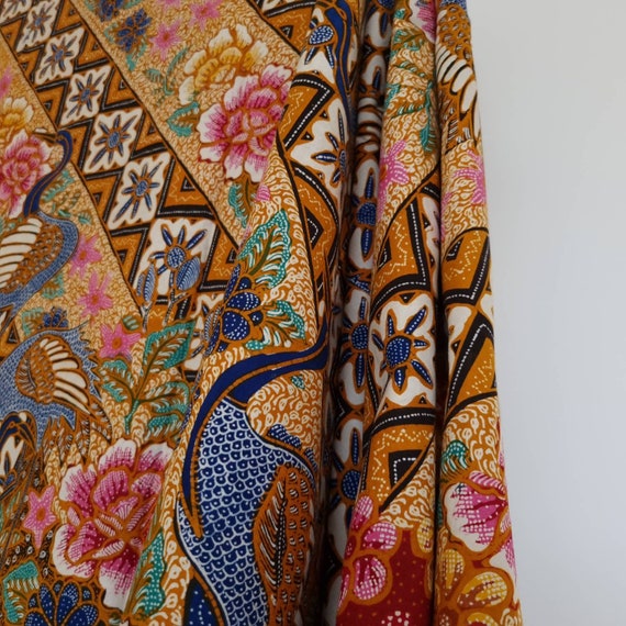 Indonesia Batik Tulis Fabric Japanese Crane Bird Oriental Indonesia Batik Tulis Fabric Japanese Crane Bird Oriental