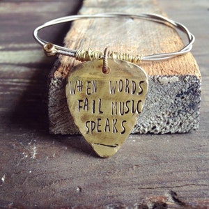 Quando le parole falliscono, la musica parla Bracciale con corde per chitarra, Bracciale con iniziali stampate a mano, Bracciale personalizzato, Gioielli con corde per chitarra