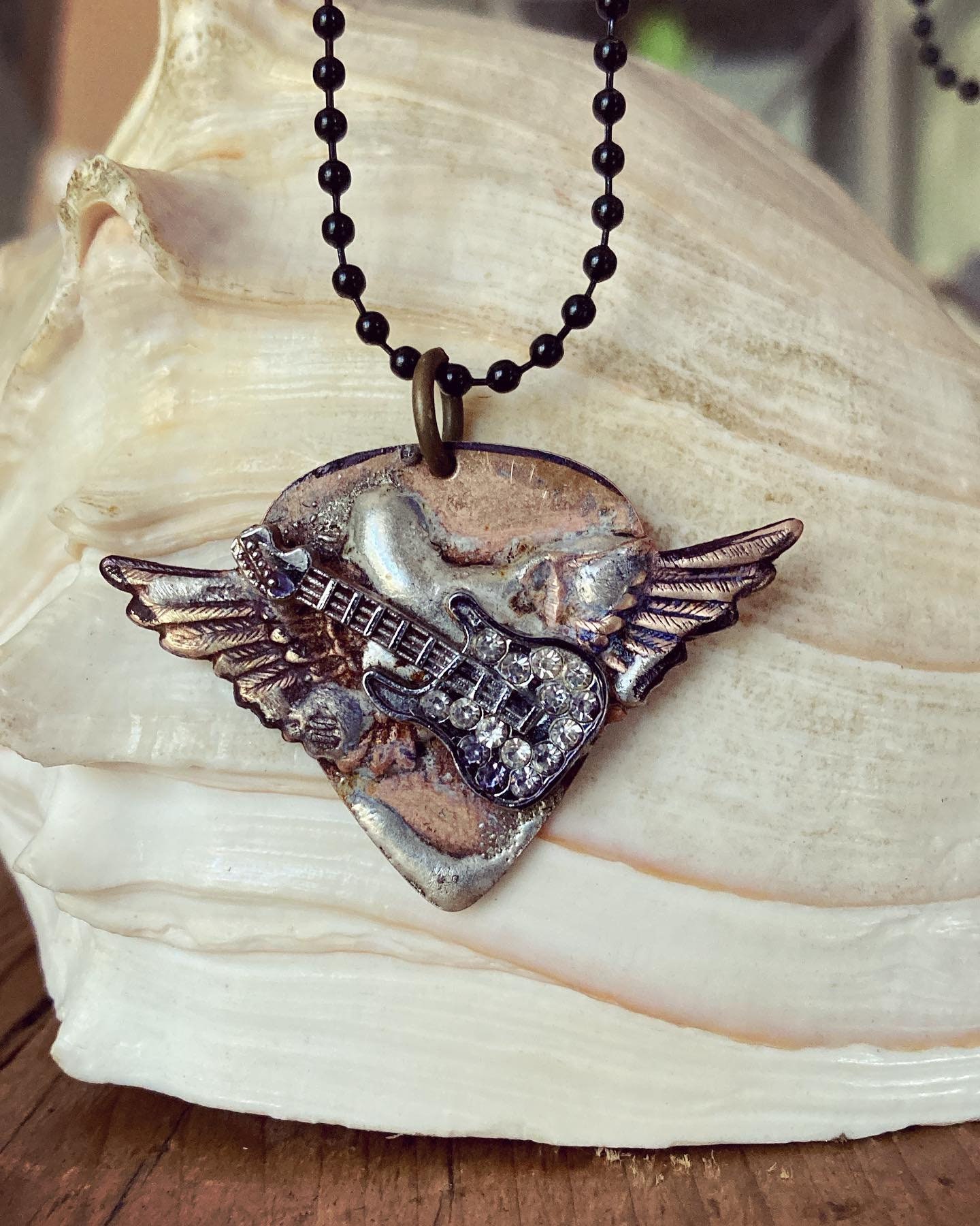 アクセサリー BWL hard rock hotel guiterpick pendant Guitar Pendant Hard Rock Necklace BWL Hard Rock Hotel Guiterpick