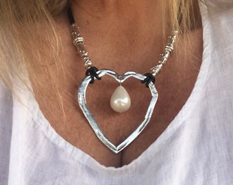 woman leather necklace irregular big heart pendant drop pearl, beaded heart pendant leather necklace, Statement heart pendant necklace