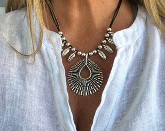 pendant  leather necklace, leather choke, beaded necklace, gift idea for her, every day necklace,Statement unode50 style