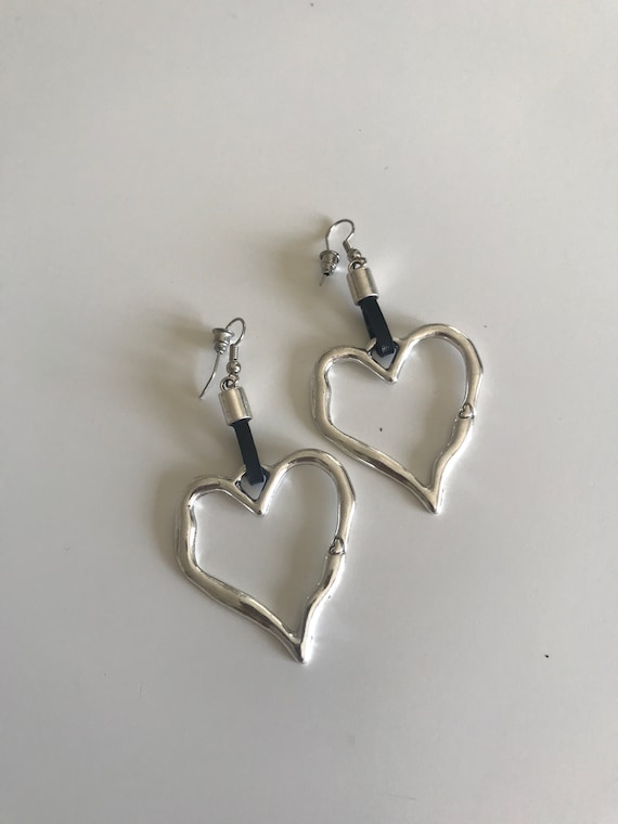 Hook earrings, heart, metal bead earrings, gift for her, dangle earrings, fashion jewellry, myDemimore, gift idea for her, love, luck, heart