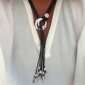 woman leather, Y necklace, lariat, Loop leather necklace, endless Ring, leather tassel, gift idea, girlfriend gift, Boho style,unode50 Style