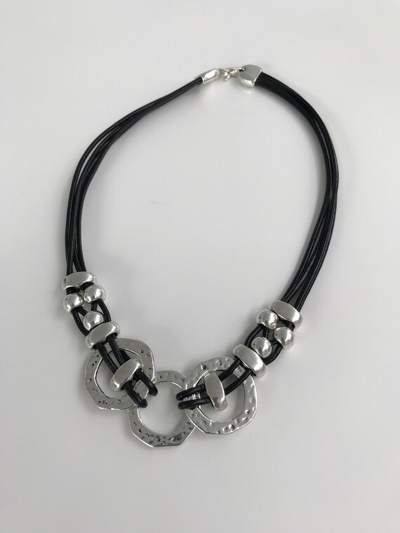 Un cordón de cuero negro de Damas 13-14/" Gargantilla Collar de encanto nota musical Nueva.