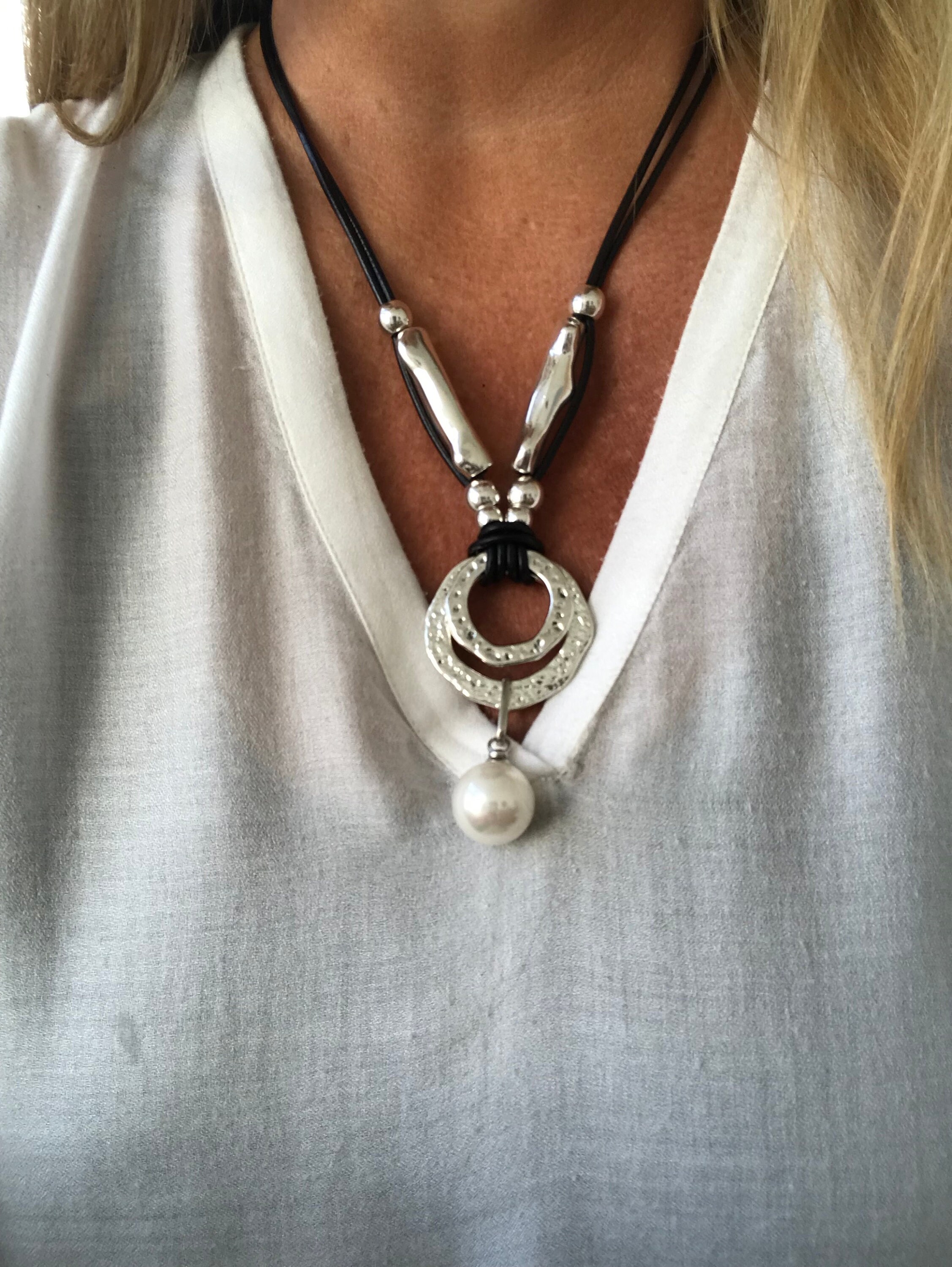 Leather Pearl Necklace Woman Leather Necklace Round Pearls Etsy