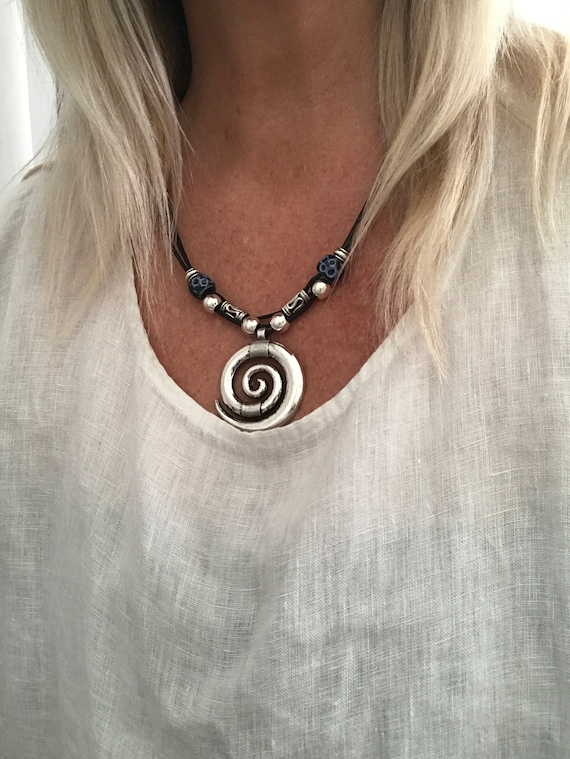 spiral pendant, woman leather necklace, girlfriend, beaded, uno de 50 Style, Statement, gift for her, gift ideas, girlfriend