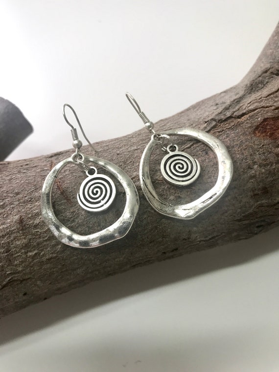 hook earrings for her, gift idea, circle dangle hook earrings, spiral charm, Charm earrings, Boho style, unode50 Style, gift ideas for her