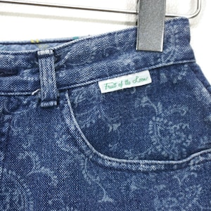 Pantalones vaqueros vintage Edwin Jeans x Fruit of the Loom, estilo estampado floral, con estribo, cintura de 24 pulgadas. imagen 4