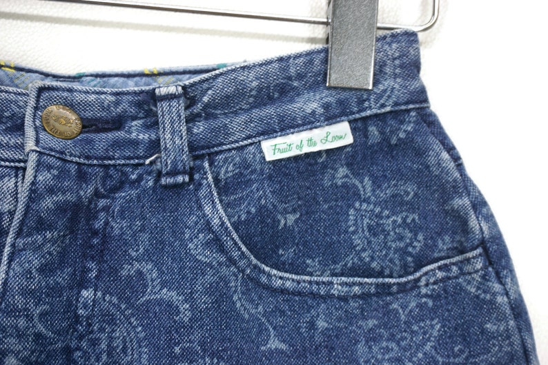 Pantalones vaqueros vintage Edwin Jeans x Fruit of the Loom, estilo estampado floral, con estribo, cintura de 24 pulgadas. imagen 4