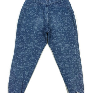 Pantalones vaqueros vintage Edwin Jeans x Fruit of the Loom, estilo estampado floral, con estribo, cintura de 24 pulgadas. imagen 2