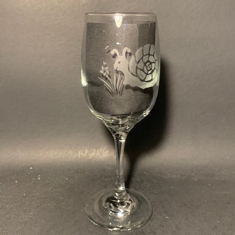 Wildlife Drinkware Snail Wine Glass Wine Lover Gift For Mom Etched Glass Stemmed Wine Glass SNAIL GIFT Woodland Decor