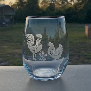 ROOSTER GIFT, Rooster Wine Glass, Chicken Wine Glass, Etched Glass Stemless Wine Glass, Farmhouse Decor, Wine Lover Gift For Farmer, Animal